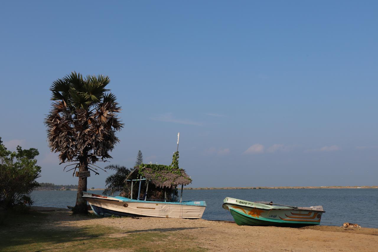 Sun Wind Beach Kalpitiya Kite Resort Exteriör bild